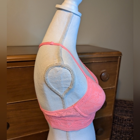 VICTORIA'S SECRET Bralette Wireless Lightly Lined Lace Push Up - Medium - Picture 7 of 11